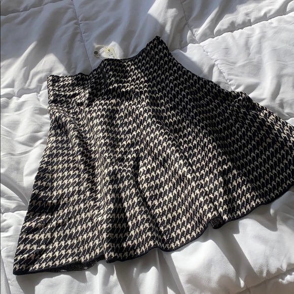 Max studio Skirt SOLD - Picture 3 of 5